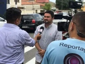 foto entrevista do Sindicato das autoescolas sobre a volta as aulas
