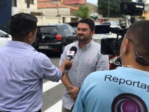 foto entrevista do Sindicato das autoescolas sobre a volta as aulas